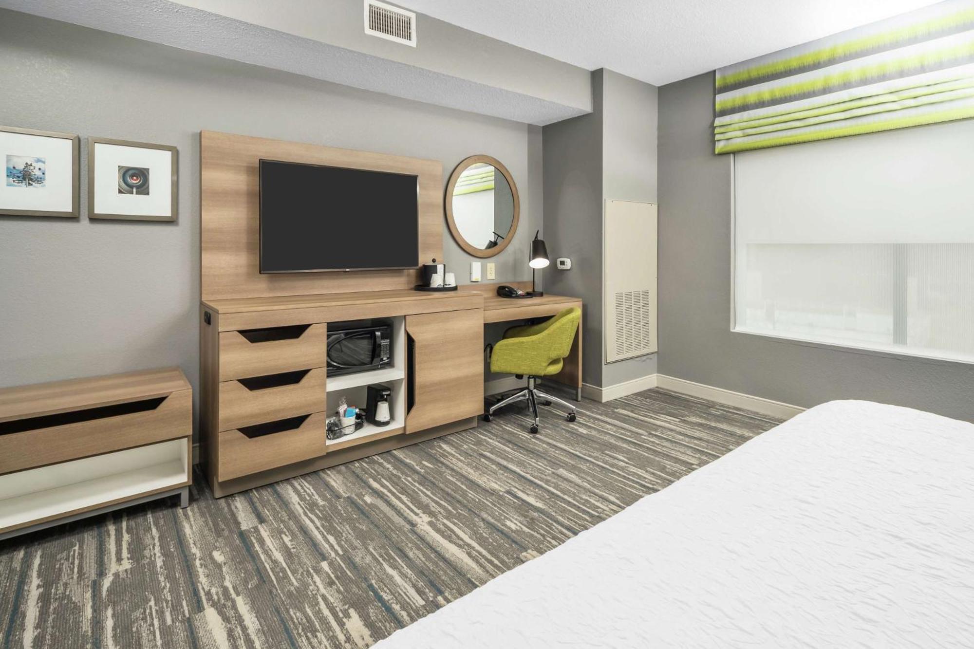 One-Bedroom King Suite with Sofa Bed - Non-Smoking,1557852616:JPEG